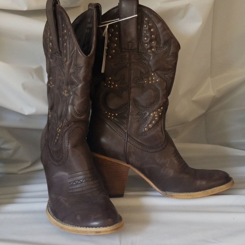 Women's cowboy boots